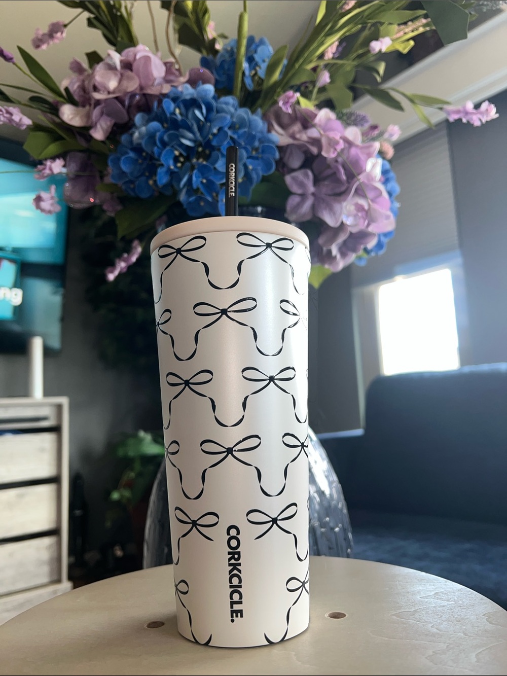 🎀NWT Corkcicle Cold Cup 24oz Bow Print Coquette Black Bows Cream White Tumbler🎀